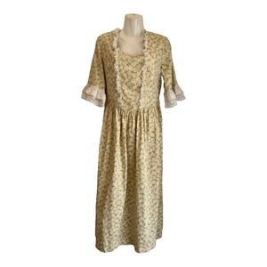 Trad wife Halloween costume dress cotton lace full length Size M Very scary!